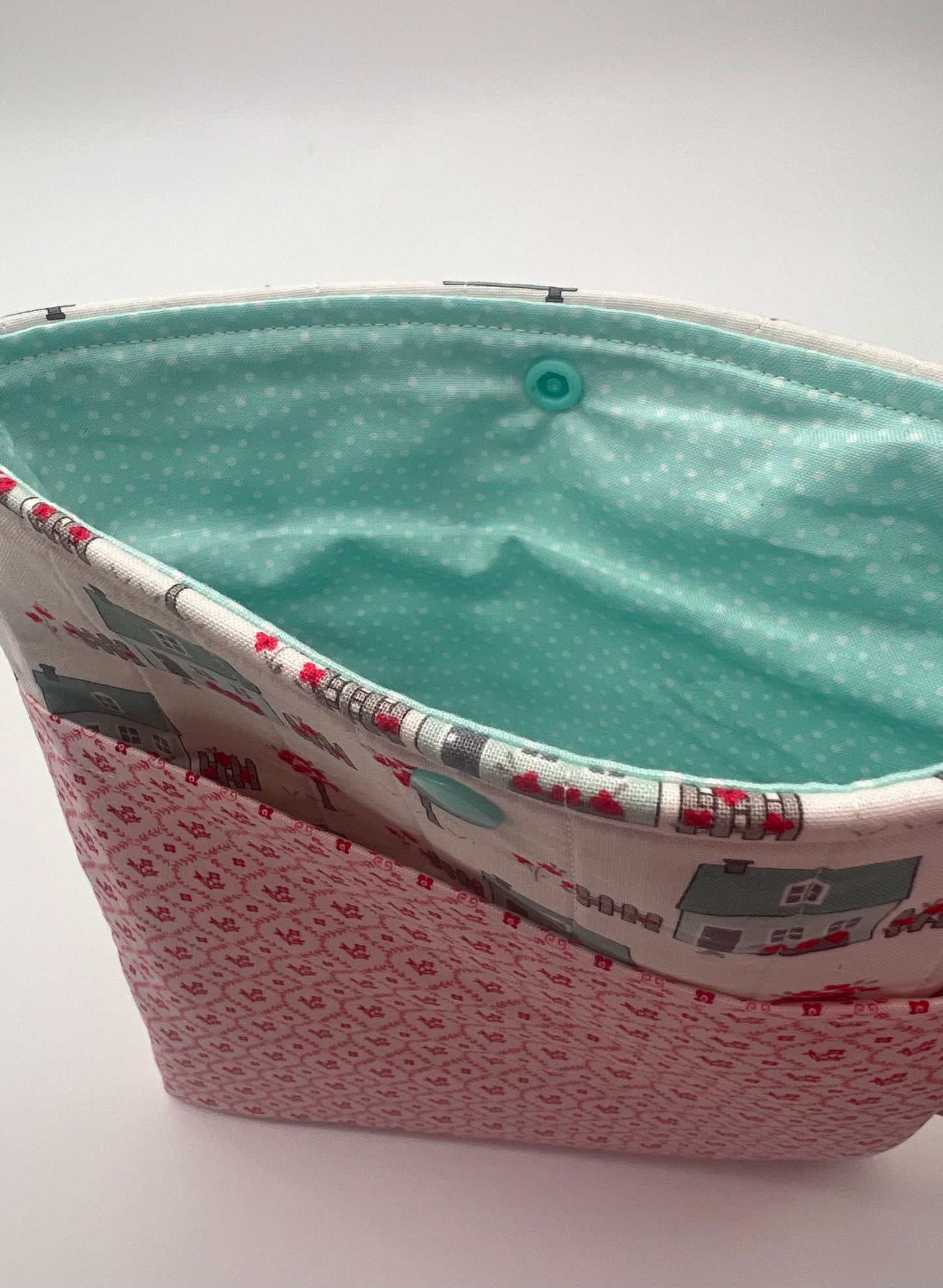 Quilted Book Sleeve with Closure and Pocket Cottage Print