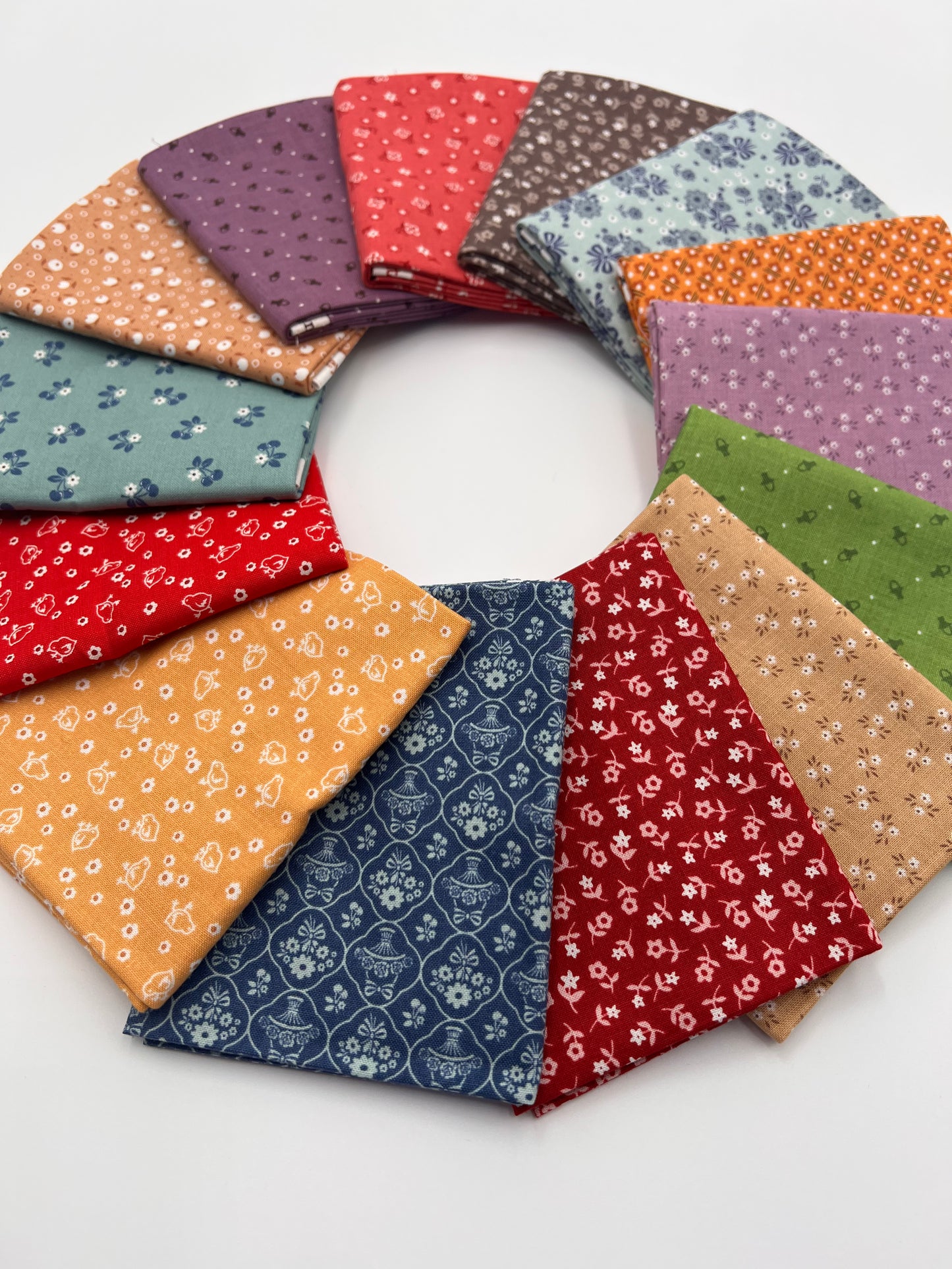 Calico by Lori Holt for Riley Blake. 14 fat quarters.
