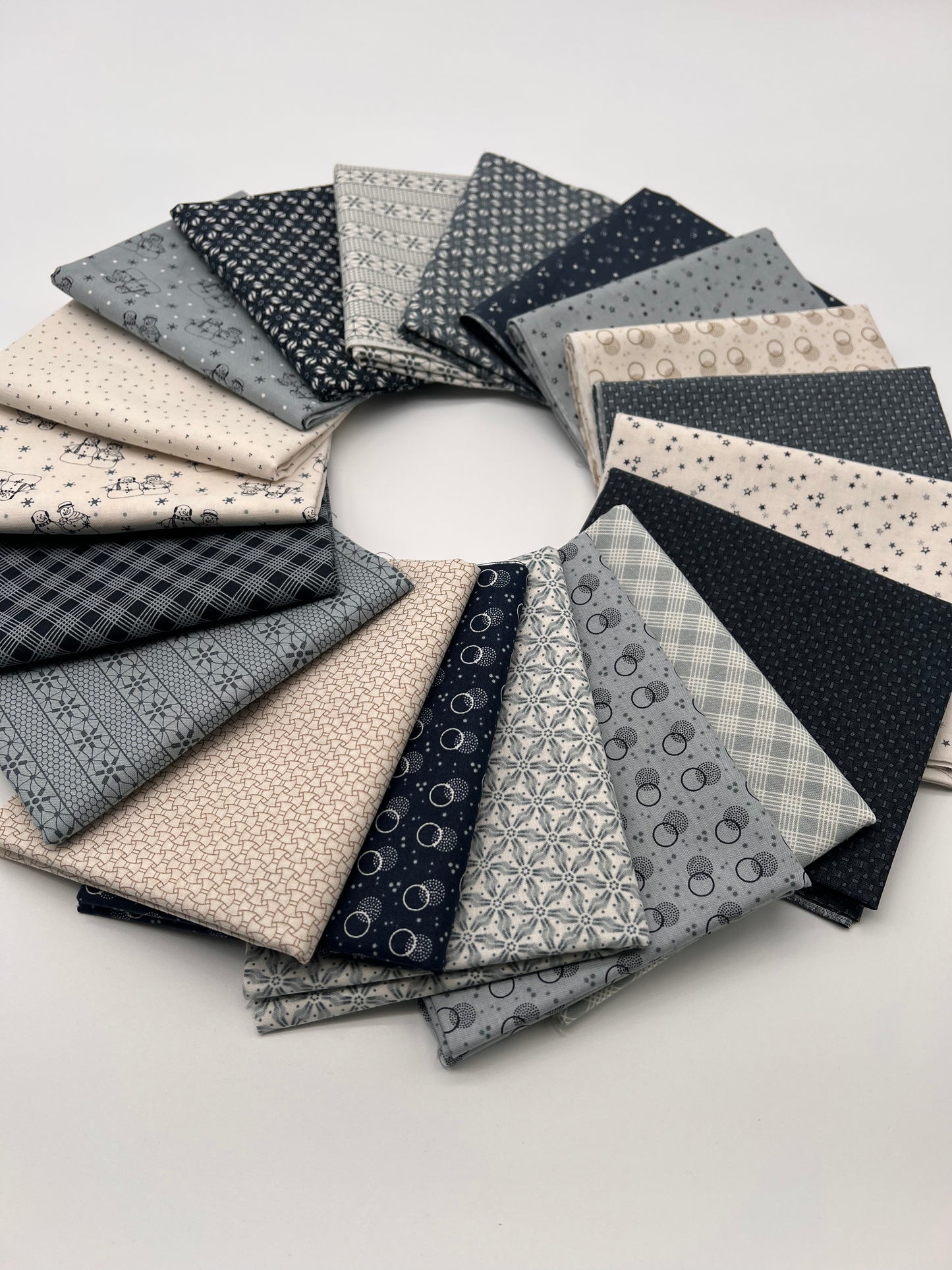 Snowman Gatherings IV by Primitive Gatherings by Lisa Bongean for Moda 19 Fat Quarters