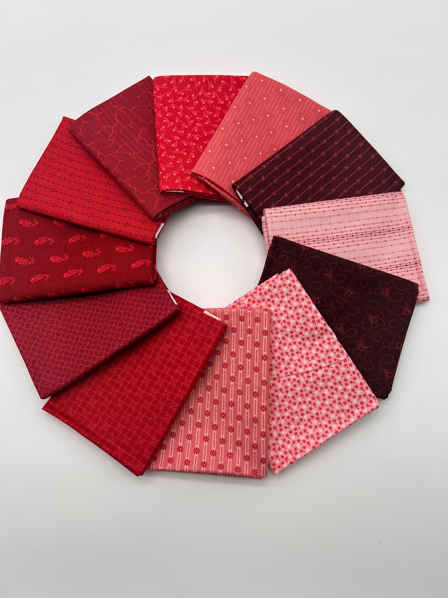 A Collection of Reds by Andover curated by Susan Dudley 12 Fat Quarters